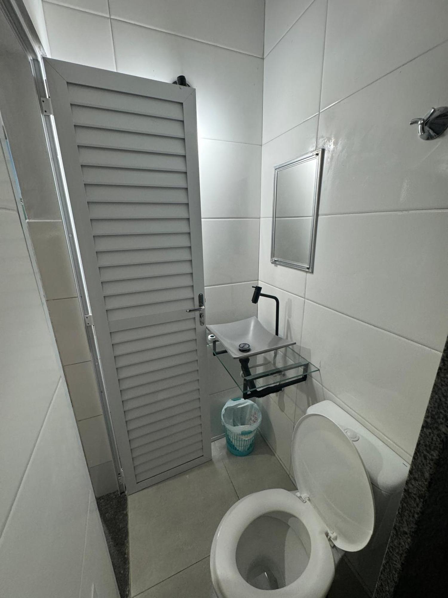 Suite Mar 210 - Economica E Compacta - Praia Do Morro - Predio Frente Mar Com Elevador, Atravessou A Avenida, Ja Esta Na Praia - Garagem - Internet Guarapari Eksteriør billede