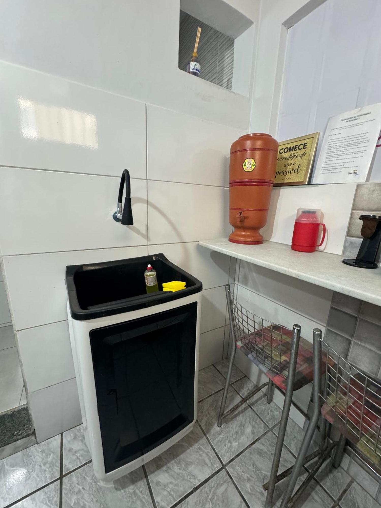 Suite Mar 210 - Economica E Compacta - Praia Do Morro - Predio Frente Mar Com Elevador, Atravessou A Avenida, Ja Esta Na Praia - Garagem - Internet Guarapari Eksteriør billede